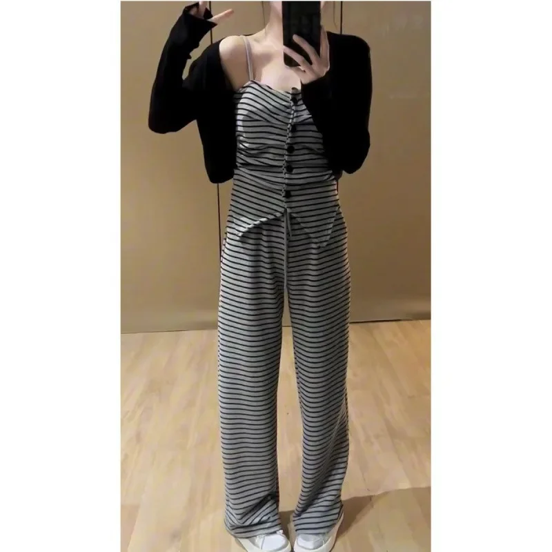 Модный полосатый комплект из трех предметов новинка лета 2024 разглаживающий