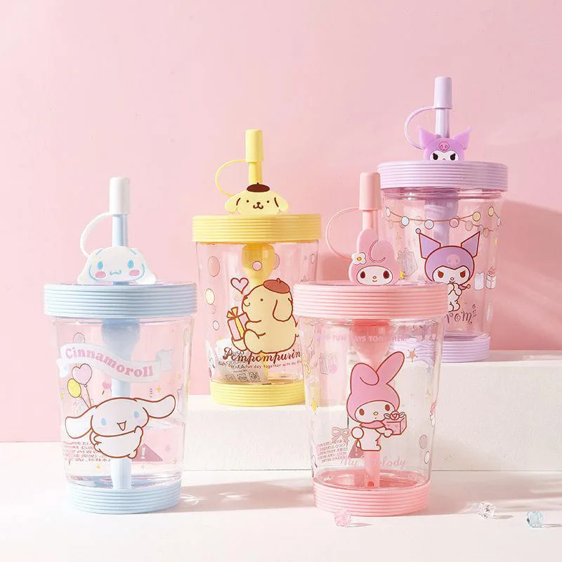 

Sanrios Cartoon Straw Cup Anime Kuromi Mymelody Cinnamoroll Pompom Purin Cute Doll Portable 600Mlchildren's Straw Cup Gift Toys