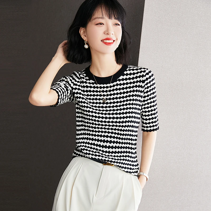 

Pieces pieces make a spot light summer luxury black and white case grain thin soft delicate white round neck sweater coat