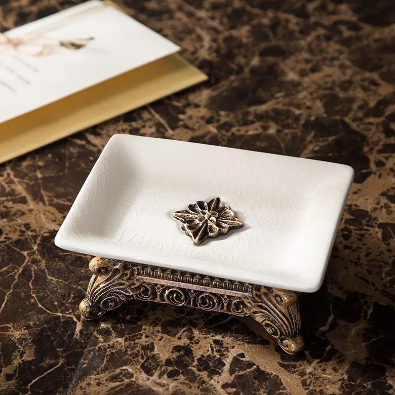 

Винтажный керамический набор для ванной комнаты