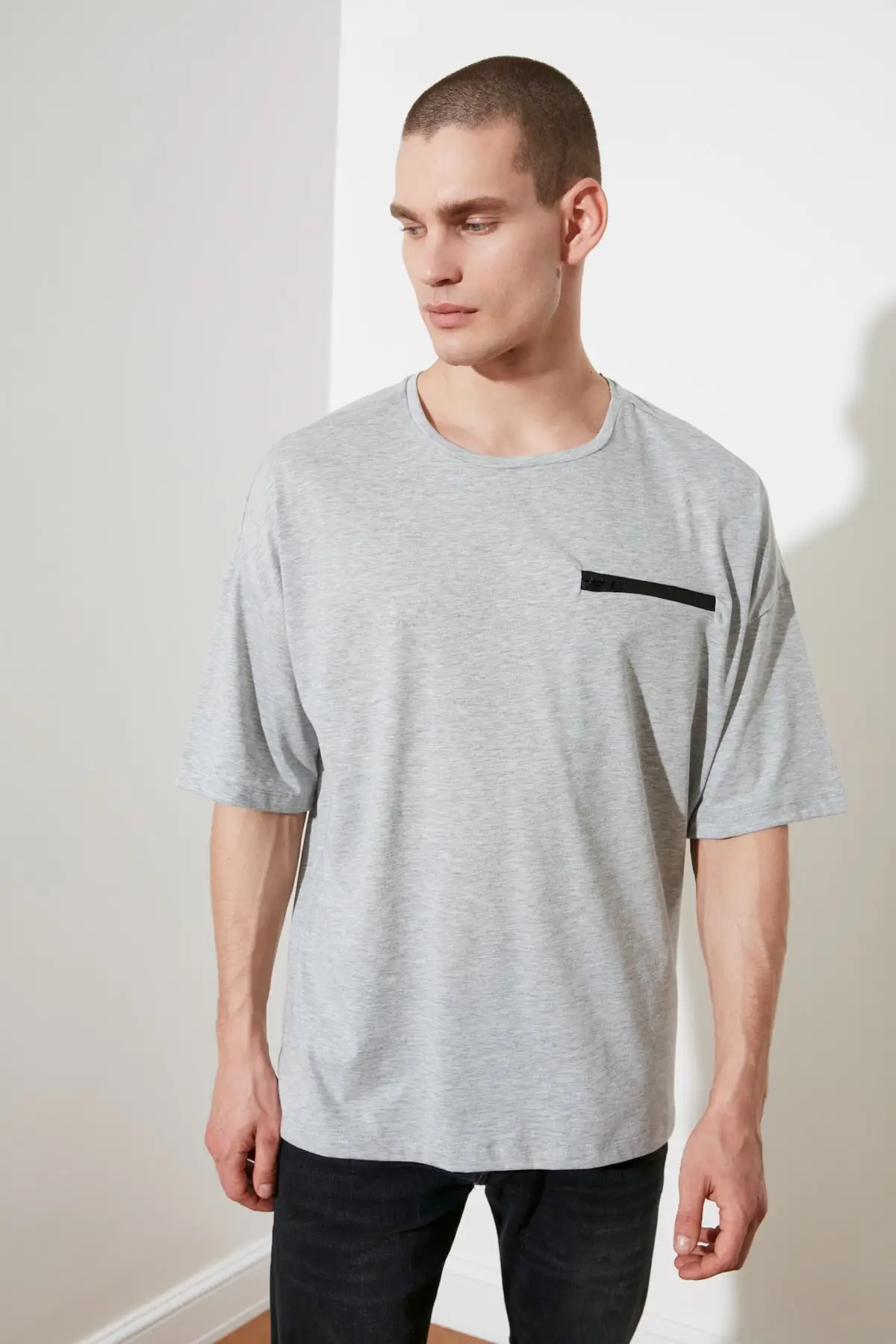 

Trendyol Men 'S Regular Fit T-Shirt TMNSS21TS1014