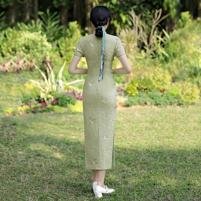 

Китайский элегантный жаккардовый атласный китайский халат-Ципао с воротником-стойкой и коротким рукавом, традиционная одежда ручной работы