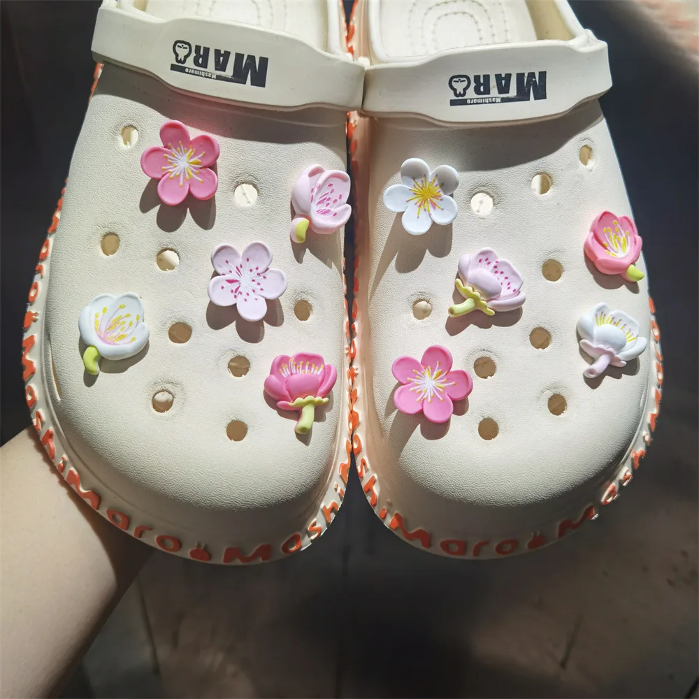 

2022 New Hole Shoes Shoe Flower Transparent Five-Petal Flower Three-Dimensional Shoe Buckle Removable Decorative Buckle