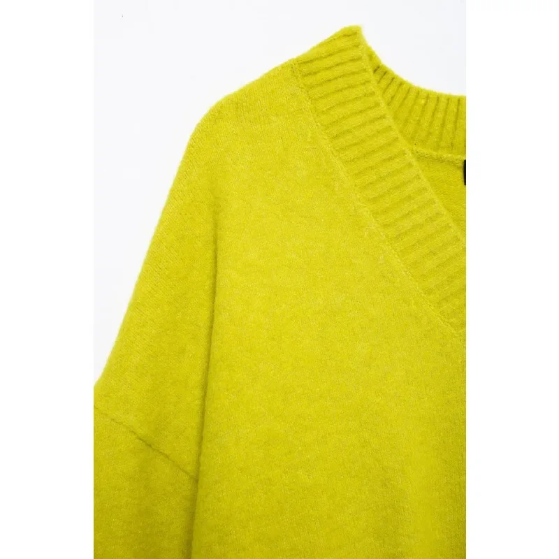 Женский вязаный пуловер с V-образным вырезом