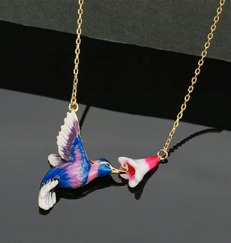 

Ожерелье с кулоном в виде Колибри, покрытое эмалью, 18K