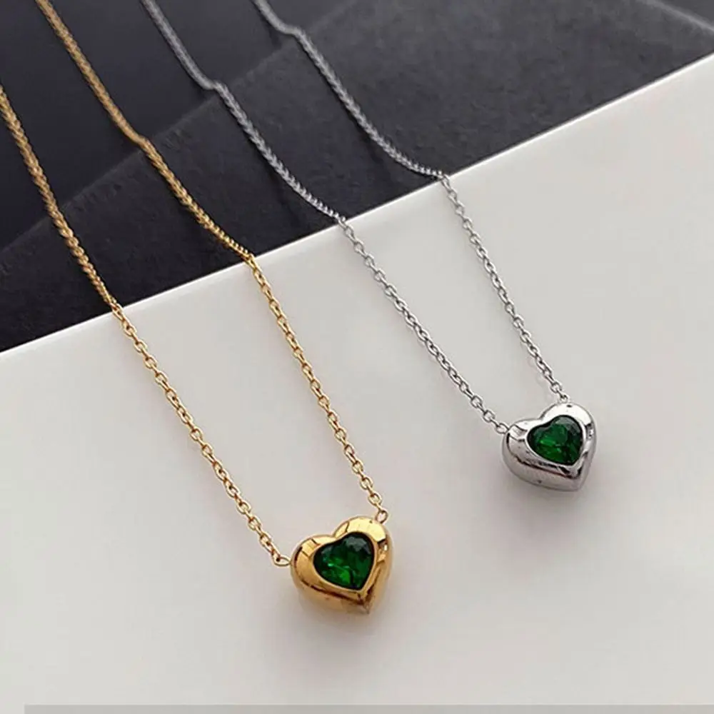 

Vintage Love Heart Pendant Necklace For Women Green Zircon Clavice Chain Choker 2022 New Trendy Jewelry Party Gift