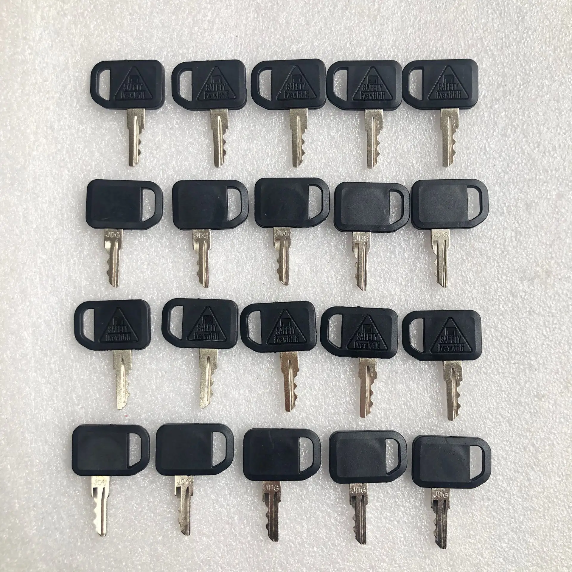 20PCS JDG Key AM131841 AM101600 For John Deere Gator 130 160 165 GX70 GX75 GX95 RX63 RX73 RX75 RX95