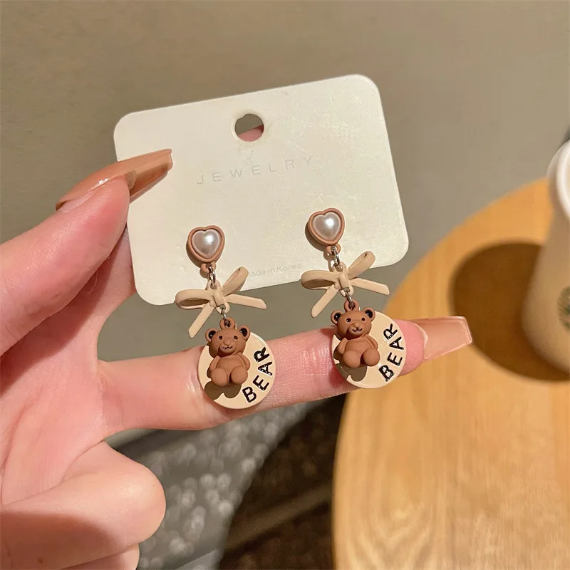 

Серьги в стиле ретро с бантом и медведем, клипсы для ушей без отверстий, новинка 2022, модные высококачественные длинные серьги-клипсы с корич...