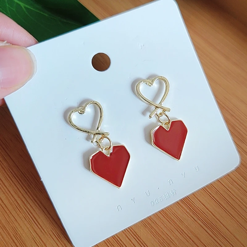 

Элегантные и изысканные висячие серьги с красным опалом в форме сердца для женщин, новые классические украшения, роскошные милые серьги неп...
