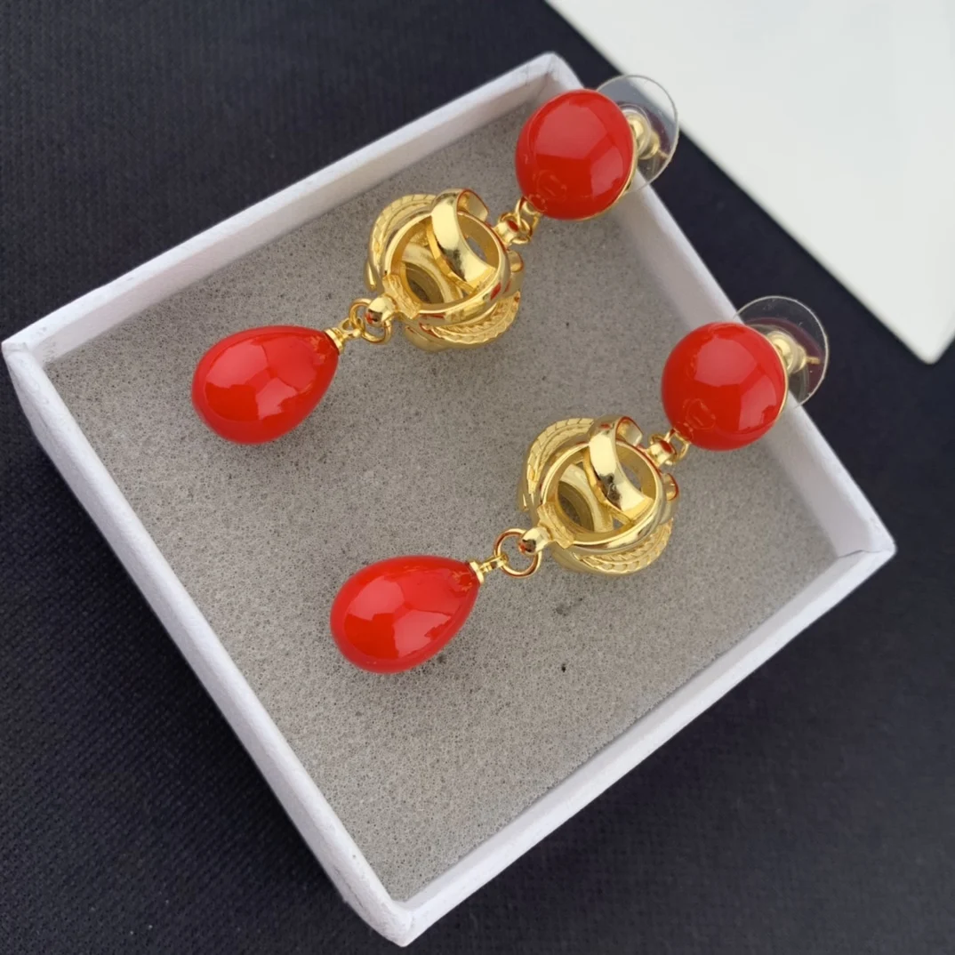 

Персонализированные трехмерные полые красные серьги