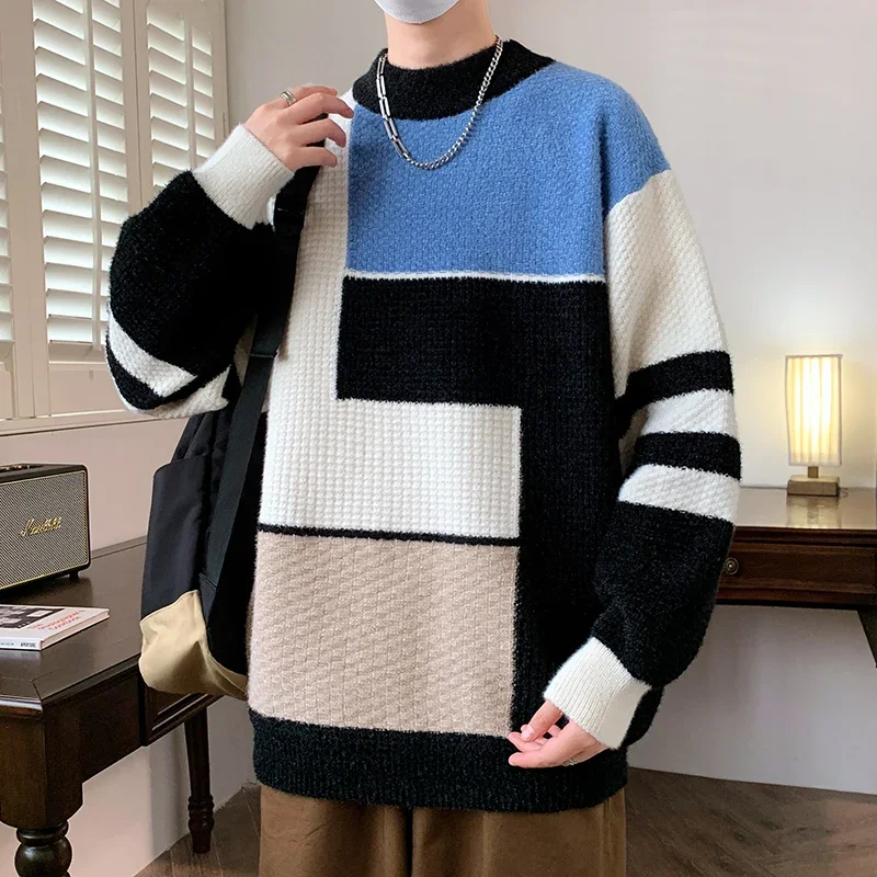 

Мужской вязаный свитер с круглым вырезом