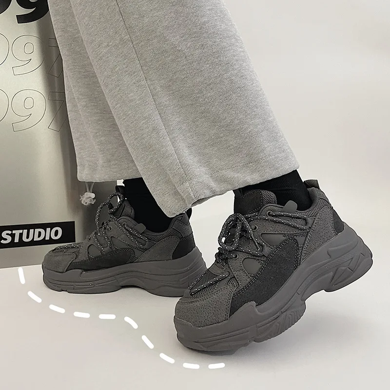 Мужские модные удобные кроссовки на толстой подошве