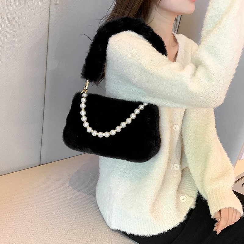 Pearl Chains Plush Tote Bags For Women 2022 Winter Soft Fluffy Bag Solid Furry Luxury Designer Handbag Pleated Fur Shoulder Bags