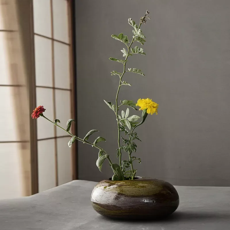 

NEW2023 Glazed Japanese Black Porcelain Vases Home Decor Antique Ceramic Vase Zen Art Plant Pot Living Room Bedroom Desktop Deco