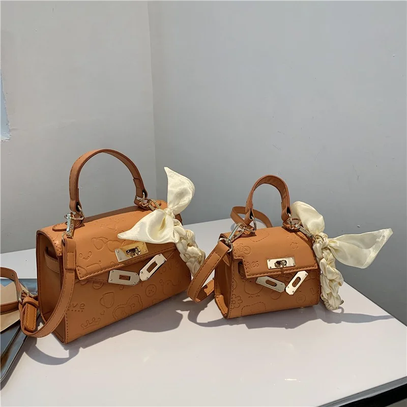 

Women's Fashion Handbag Cartoon Bear Printed Messenger Bag Advanced PU Material Personalized Graffiti Single Shoulder Package