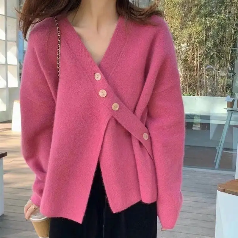 

Женский трикотажный кардиган с V-образным вырезом и длинным рукавом