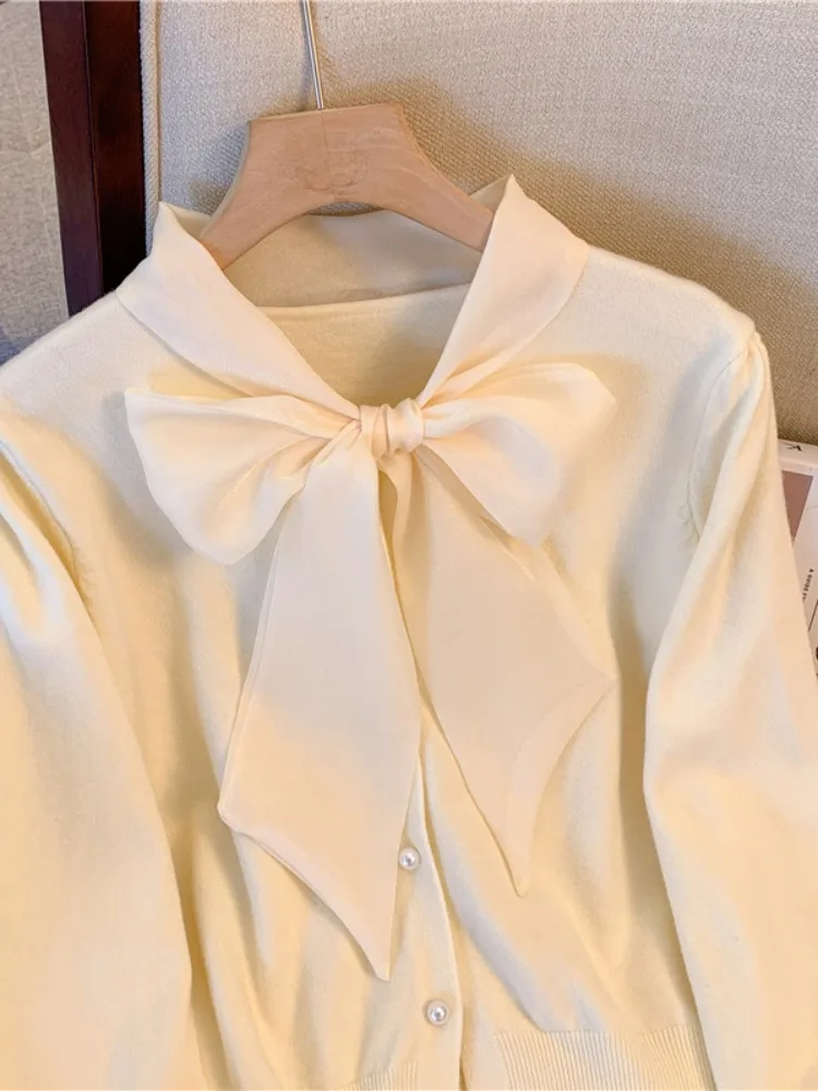 Вязаный женский осенний кардиган с французским бантом на шнуровке и