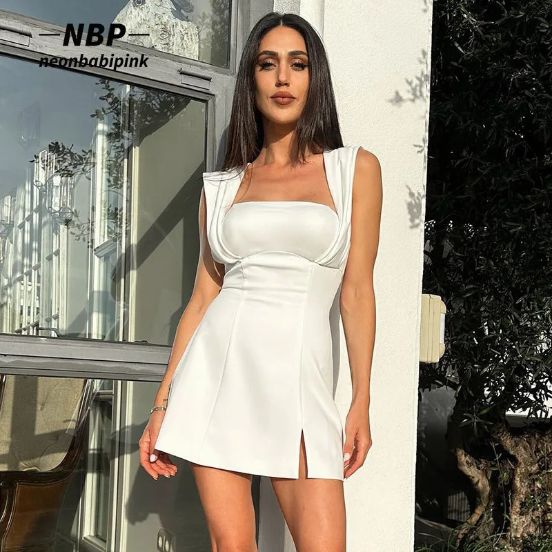 Женское Короткое платье-трапеция без рукавов с квадратным вырезом