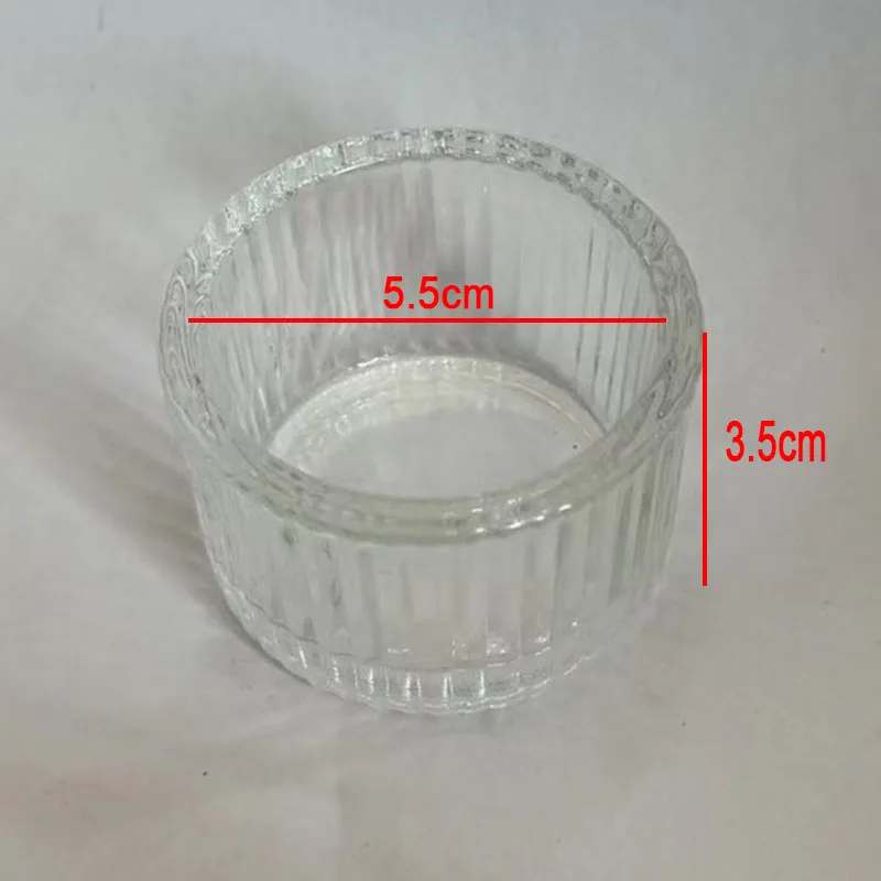 

Прозрачный стеклянный подсвечник