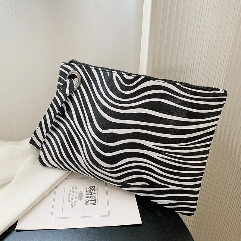 Women's Clutch 2023 New Handbag Fashion Leopard Pattern Large Wallet Minimalist Envelope Bag Casual Women's Zebra Messenger Bag
