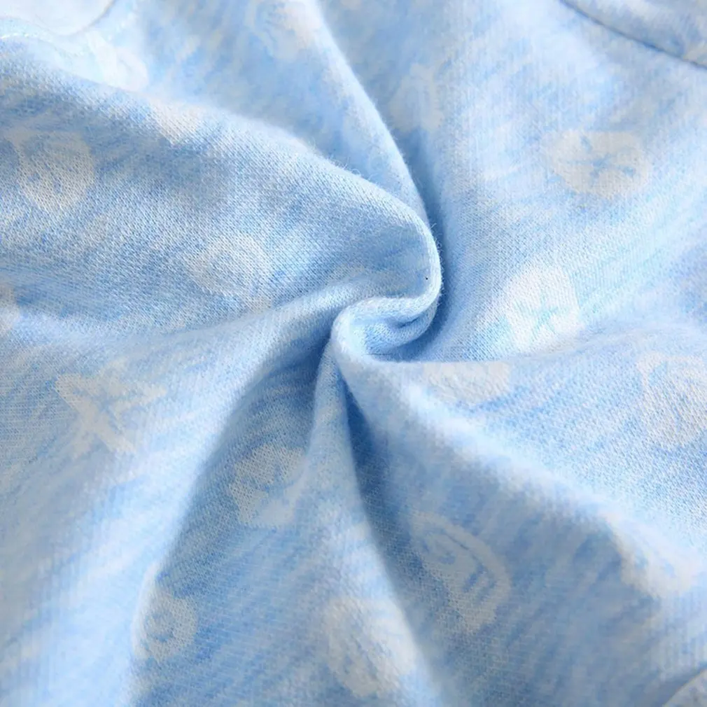 

Детский однобортный комбинезон с длинными рукавами и V-образным вырезом