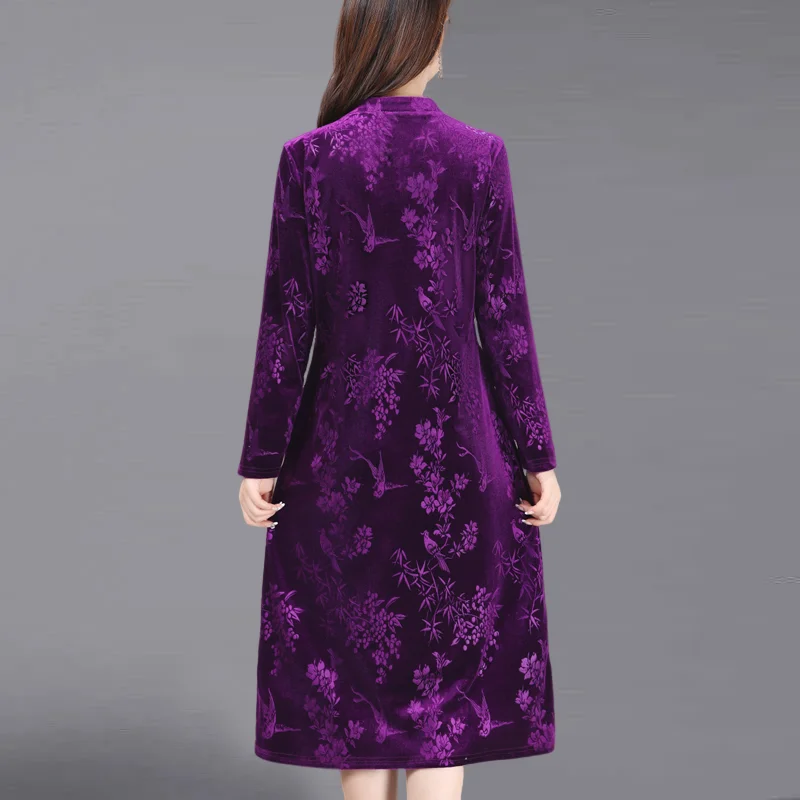 Женское платье миди с дисковой пряжкой