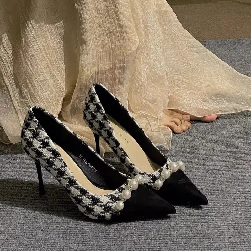 

Women Sweet Black & White Plaid Pattern Spring Slip on Stiletto Heel Shoes for Sexy Party Night Club Sapatos Femininas G1116