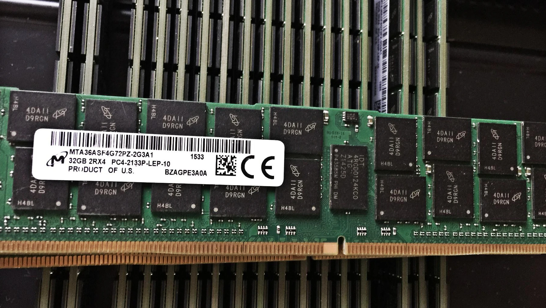 

RAM apply to CRUCIAL/MT 32G 2RX4 PC4-2133P DDR4 2133 ECC REG Server Memory