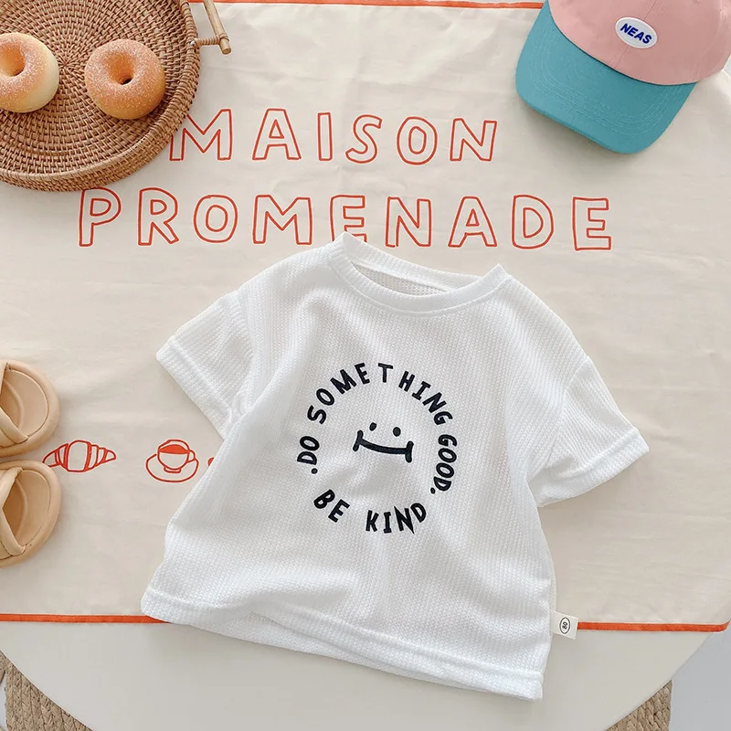 

Детская футболка с надписью, летняя футболка с принтом улыбающегося лица для мальчиков и девочек, рубашка в рубчик с коротким рукавом, тонки...