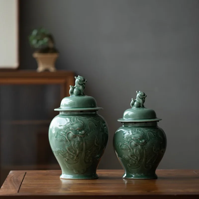 

Engraved Process Large for Texture Special Design, Hand Knife Handmade Pet Craftsman Urn, Ceramic Dog，knife Carving Urn