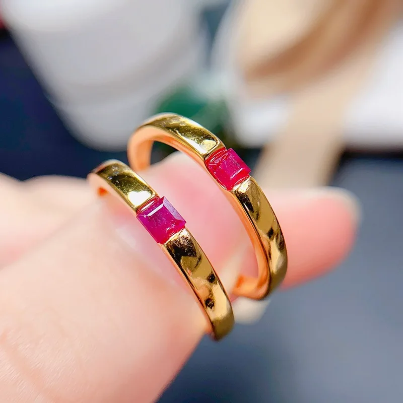 Женское кольцо из серебра 925 пробы с натуральным Рубином 3 х3 мм