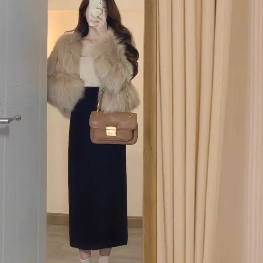 Рисунок 3 - Женское короткое пальто из лисьего меха