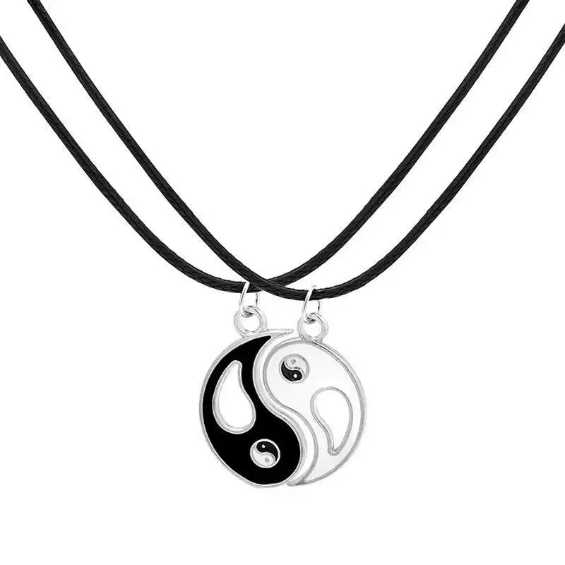 

Fashion Necklaces Eight Diagrams Black and White Yin Yang Gossip Pendant for Couples Lover Best Friends Friendship Women Unisex