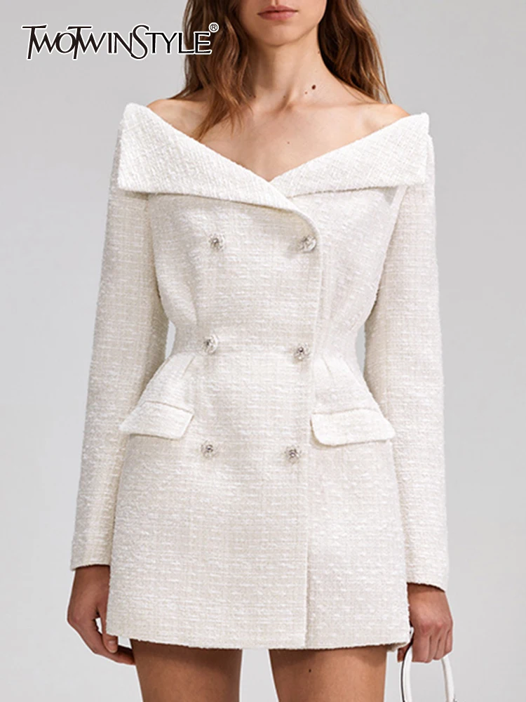 

Женское платье TWOTWINSTYLE, однотонное элегантное платье с вырезом лодочкой, открытыми плечами, длинным рукавом и высокой талией, на пуговицах, Новинка