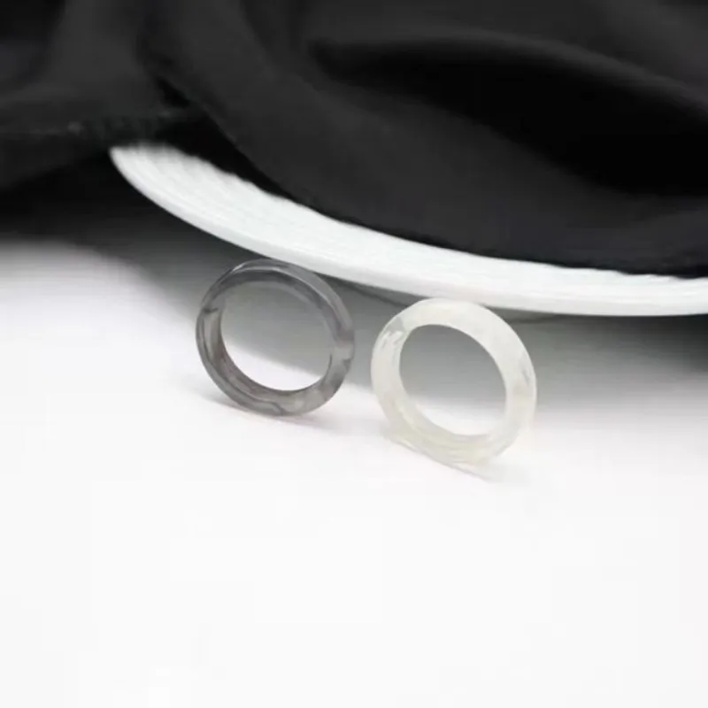 

2023 Korean Version of The New Stray Kids Felix Same Black and White Acrylic Ring A Pair of Ring Jewelry Accessories Lovers Gift