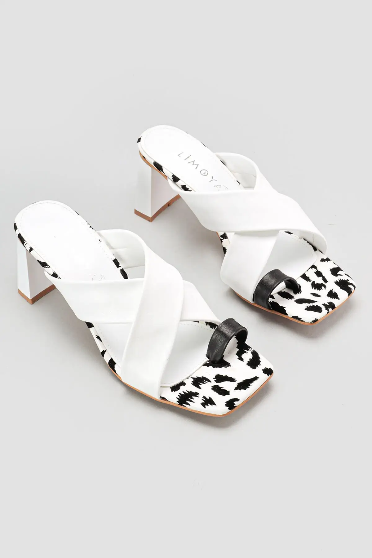 

Alyssa White Black Thong Slippers