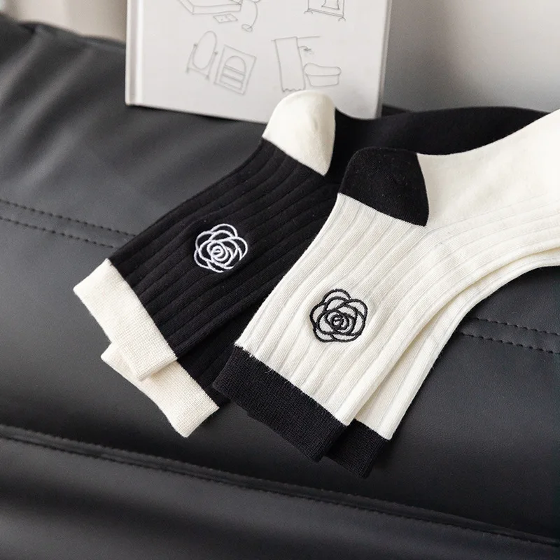 Japanese Embroidered Fashion Black White Mid-Tube Korean Niche Retro Sports Cotton Socks