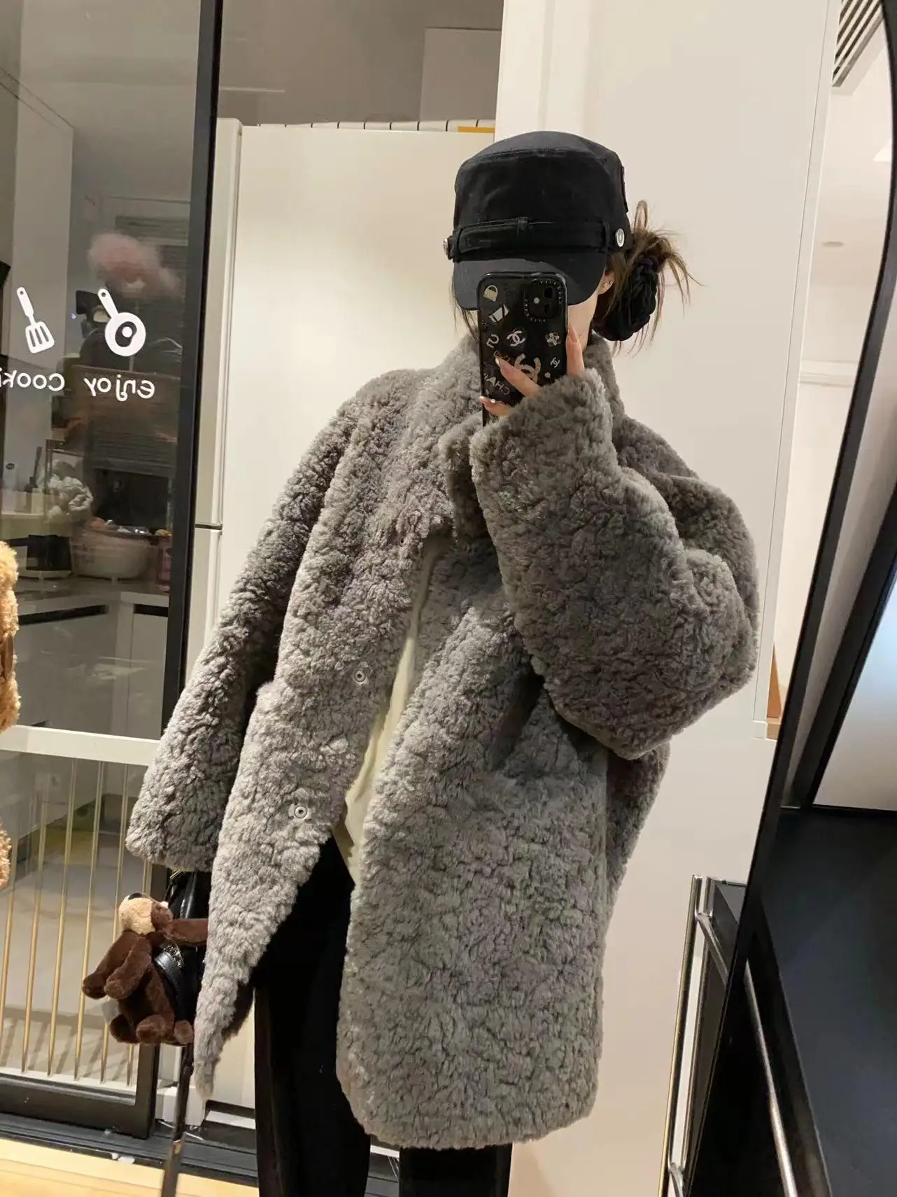 Верхняя одежда из овечьей шерсти женская осень-зима 2024 новое меховое пальто