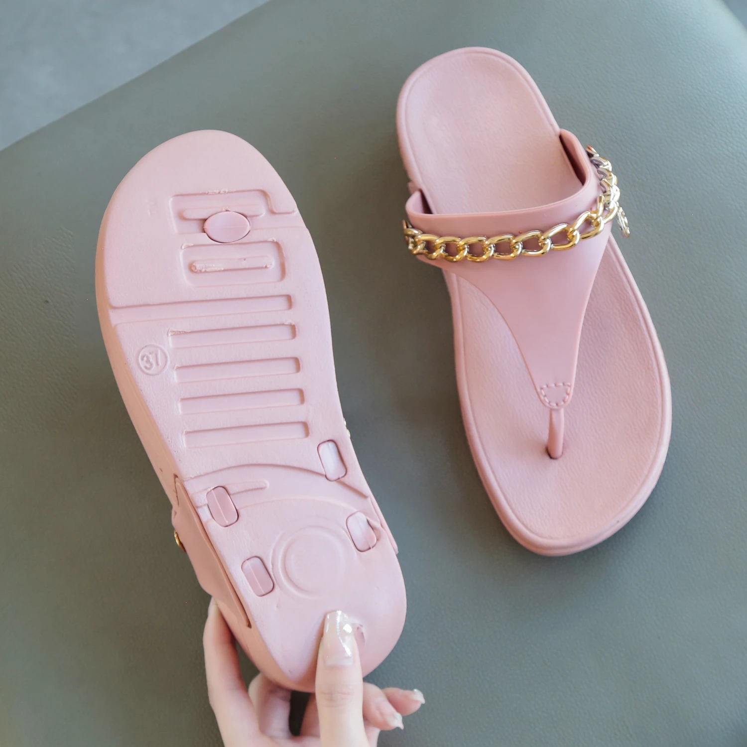 New Chain Flip Flops Womens Shoes Summer Slippers Non Slip Home Bathroom Outdoor Soft Bottom Flip Flops for Women