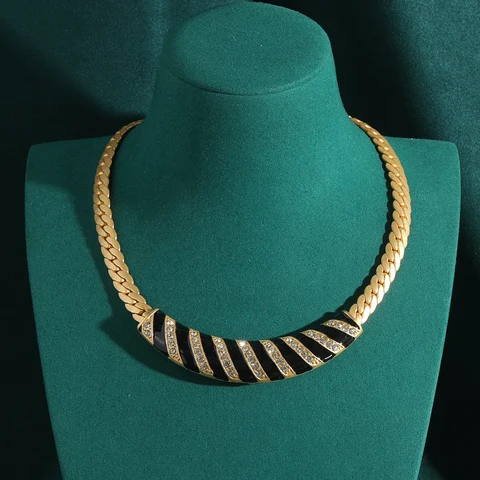 Золотое колье-чокер LOVE GREEN LIVE GREEN