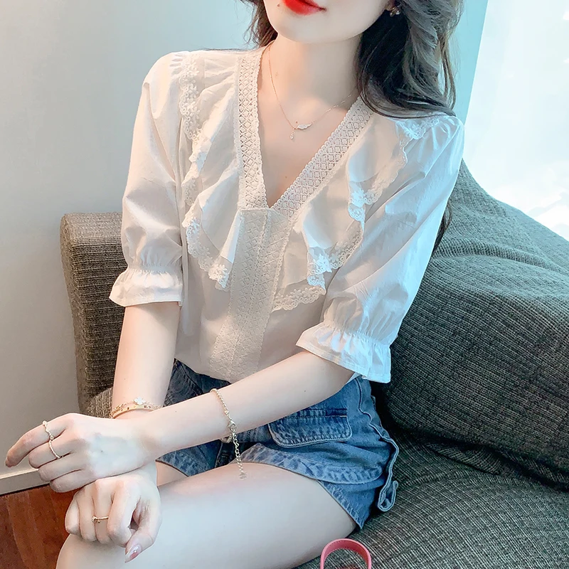 

Шифоновая рубашка с V-образным вырезом и оборками, с рукавами-фонариками