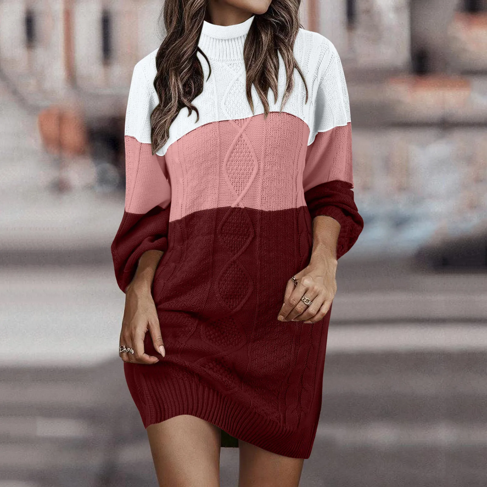 

Женское трикотажное платье-свитер с круглым вырезом и длинным рукавом