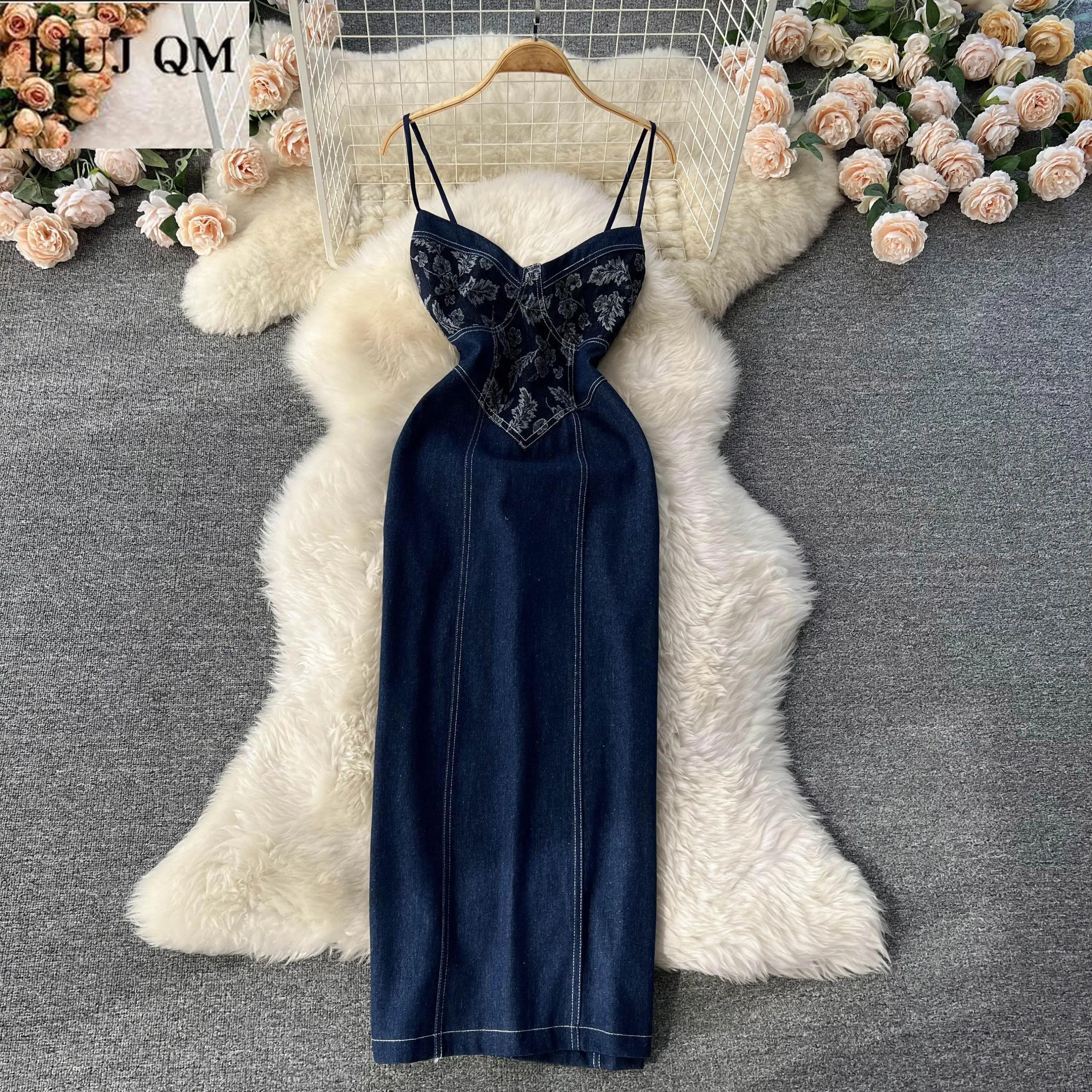 

Vintage Sexy Denim Spaghetti Strap Maxi Dress 2022 Summer Women V-neck High Waist Backless Floral Slit Pencil Jeans Long Dress