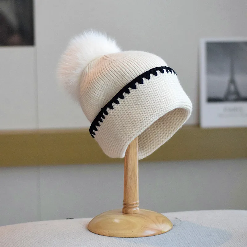 

Корейская версия, вязаная шапка разных цветов, женская шапка с помпоном из лисьего меха, новая модная повседневная шапка, зимние облегающие шапки, плотная теплая шерстяная шапка