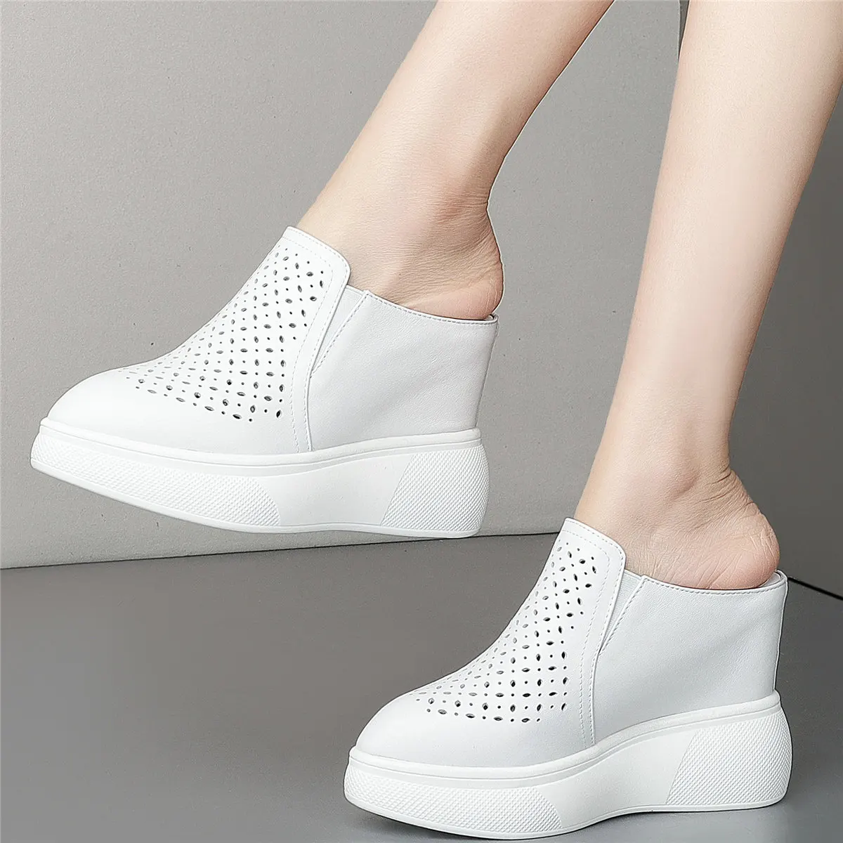 

Сандалии женские из натуральной кожи, босоножки-гладиаторы на танкетке, заостренный носок, кроссовки на платформе, повседневная обувь в сти...