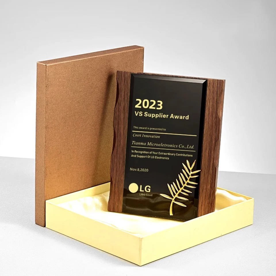 Деревянный сертификат чести с логотипом