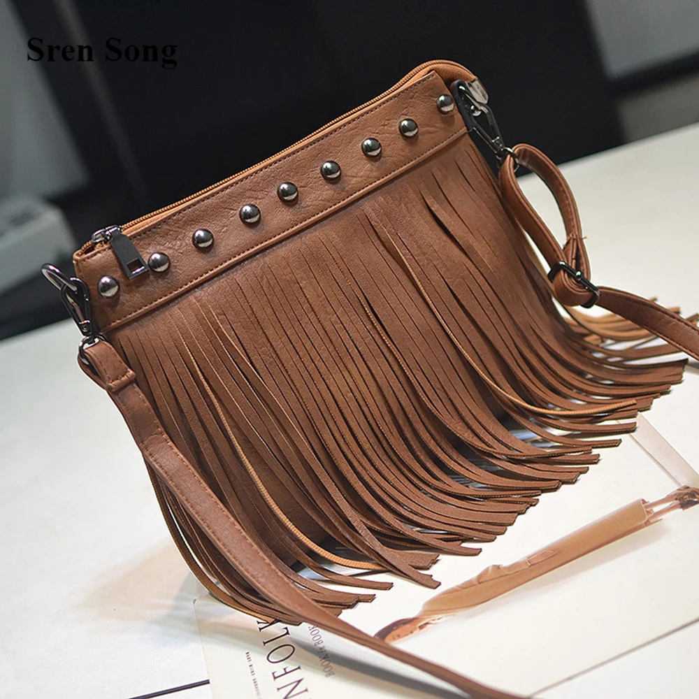 Женские сумки через плечо из мягкой кожи с заклепками и кисточками однотонные