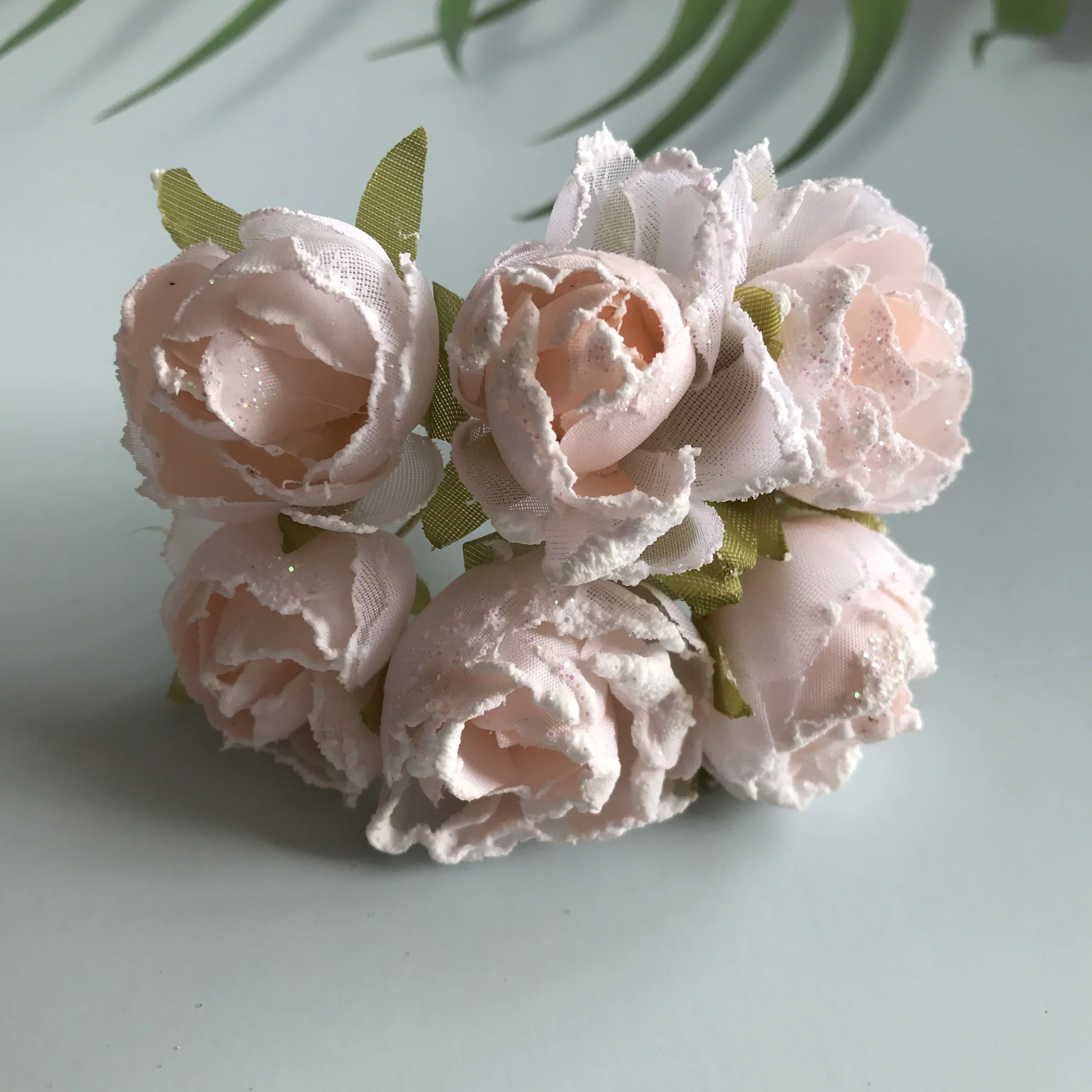 

Искусственные розы из шелка для свадьбы