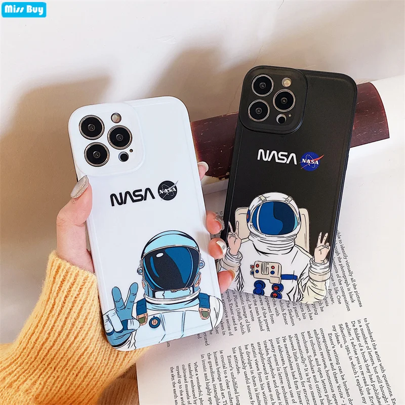 

Space Astronaut Bumper Anti-fall Phone Case for iPhone 13 12 11 Pro MAX XS Max XR X 8 7 Plus Capa Shockproof Back Silicone Cover
