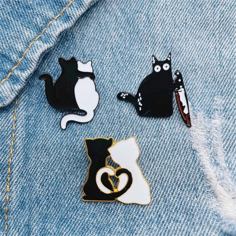 Cute Cartoon Animal Cat Enamel Brooch Love Kitten Back Hug Punk Alloy Pins Badge Personality Woman Jewelry Gift For Friends